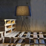TL μεταλλικό επιτραπέζιο φωτιστικό σε μαύρο χρώμα με υφασμάτινο καπέλο 38x71 εκ