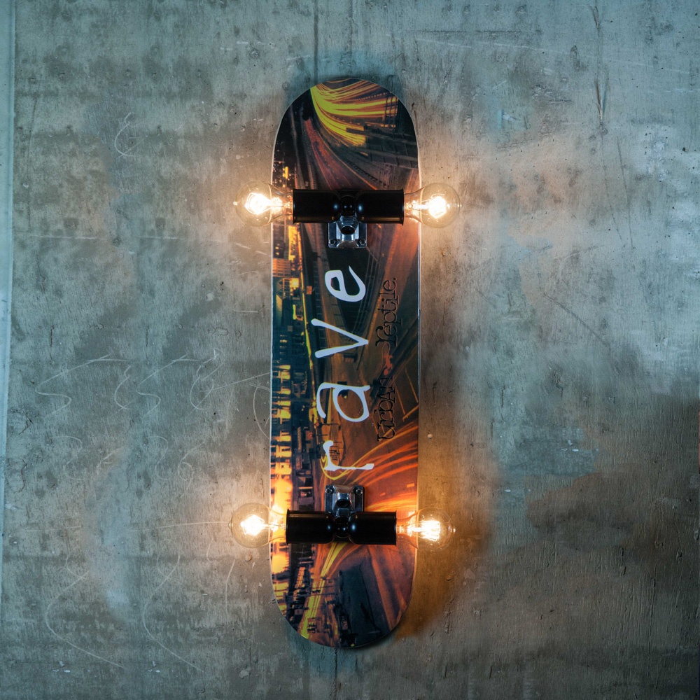 Skate ξύλινο πολύφωτο φωτιστικό οροφής σε σχήμα skateboard με τρία διαφορετικά σχέδια 80x20 εκ