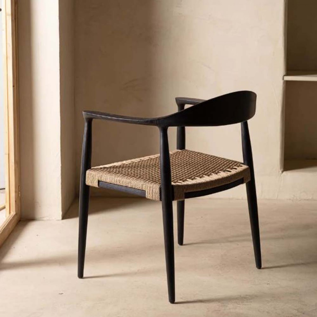 Πολυθρόνα Kels σε μαύρο χρώμα από ξύλο teak 63x53x76 εκ
