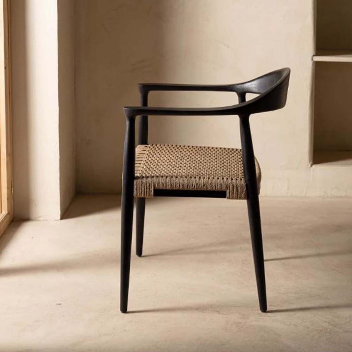 Πολυθρόνα Kels σε μαύρο χρώμα από ξύλο teak 63x53x76 εκ