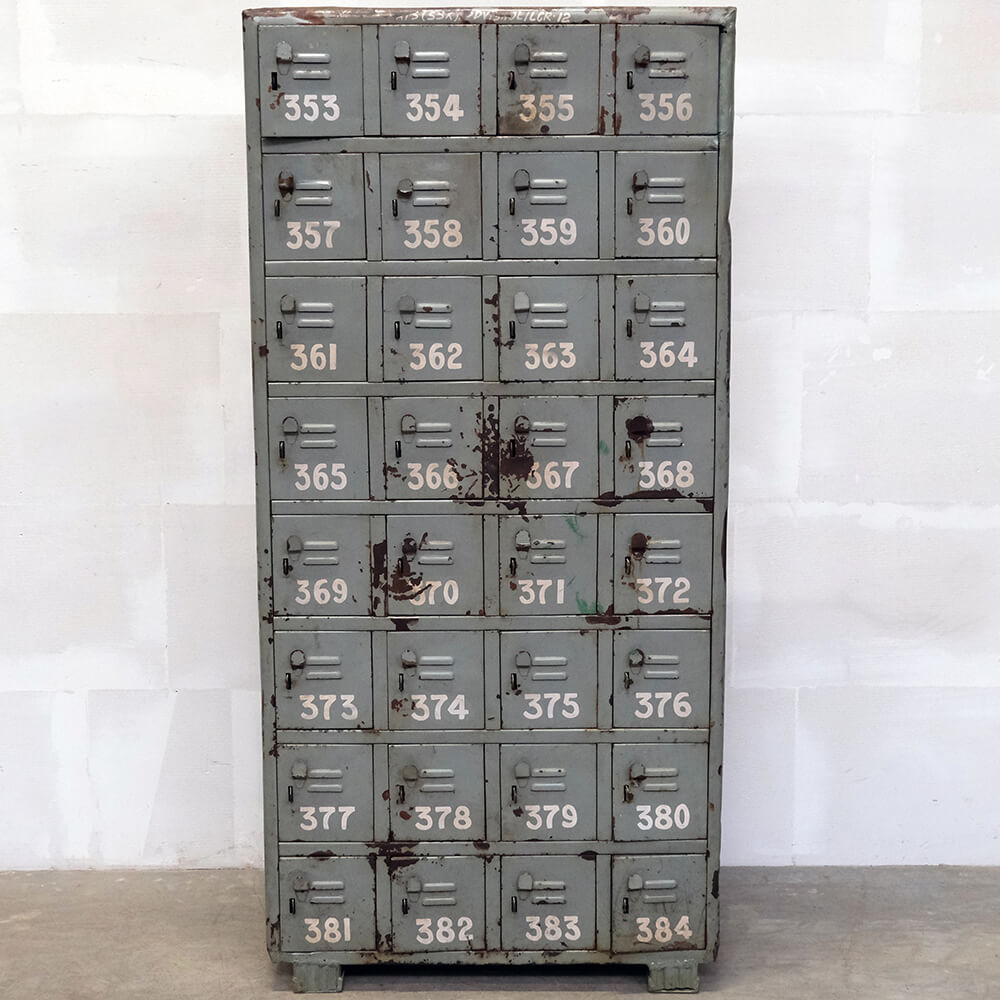Μεταλλικό locker με 32 θήκες και αριθμημένα πορτάκια 84x33x178 εκ
